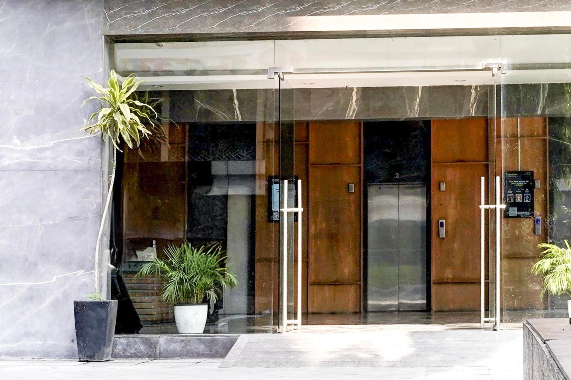 Super Townhouse Pbg Mall Vashi Turambhe Eksteriør bilde