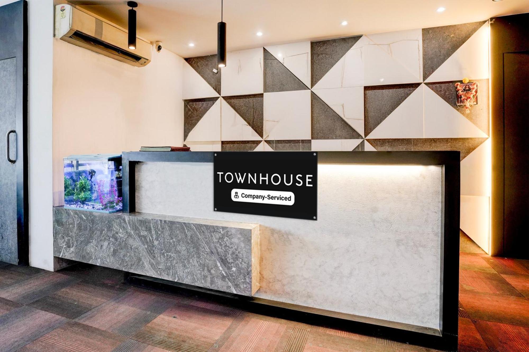 Super Townhouse Pbg Mall Vashi Turambhe Eksteriør bilde