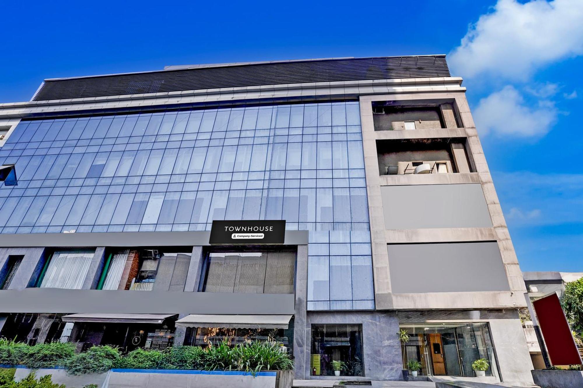 Super Townhouse Pbg Mall Vashi Turambhe Eksteriør bilde
