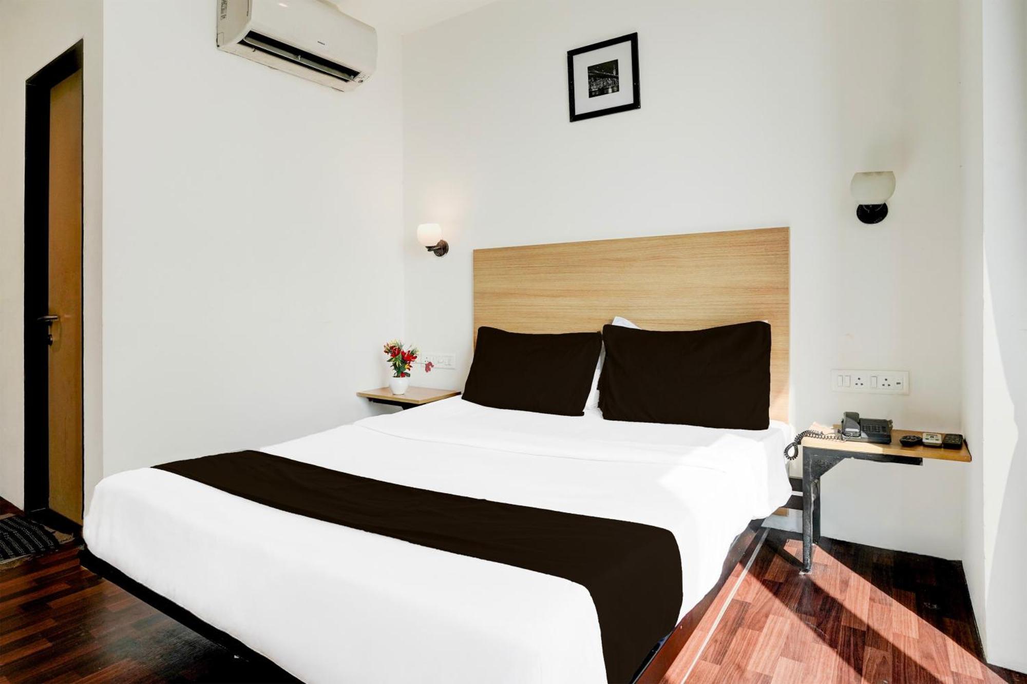 Super Townhouse Pbg Mall Vashi Turambhe Eksteriør bilde